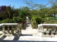 Domaine de l'Estuaire Hotels in Mirambeau