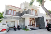 Silas Garden Các khách sạn ở Gedongkiwo