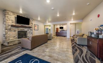 Cobblestone Hotel & Suites - Hutchinson