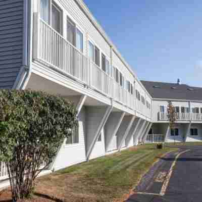 The Cove at Yarmouth Hotel Exterior