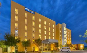 City Express Suites by Marriott Silao Aeropuerto