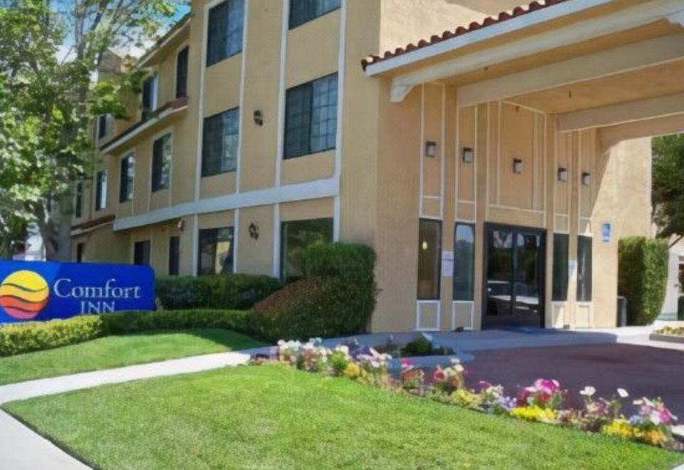 Comfort Inn u0026 Suites Ventura Beach-Ventura Updated 2023 Room Price-Reviews  u0026 Deals | Trip.com