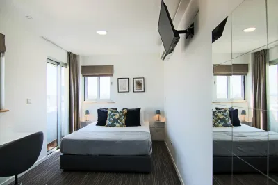 Phaedrus Living: Luxury Suite Nicosia 510 Các khách sạn gần GSP Stadium