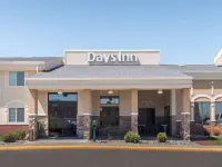Days Inn by Wyndham Minot Hotels in Minot
