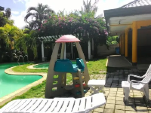 Marvin's Seaside Inn Hoteles en Bilirán