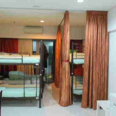 Resort Hostel in City Rooms