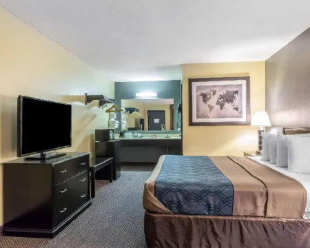 Econo Lodge Hotels in Weakley County