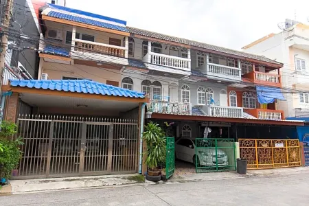 Mango 10 House