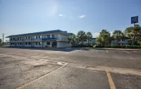 Motel 6 Valdosta, GA - University Hotels near Ashton Park Apartments