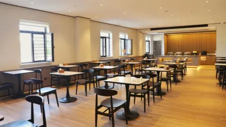 HanTing Hotel (Fushun Qingyuan Railway Station Baiyun Street)