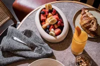 QT Newcastle - breakfast