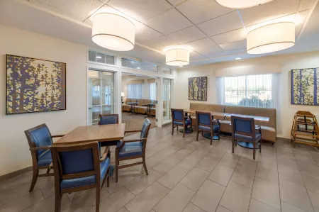 Best Western North Bryant Inn Отели рядом с достопримечательностью «Интернешнел Уотерлили Коллекшен»