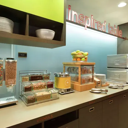 Home2 Suites by Hilton - Milwaukee Airport