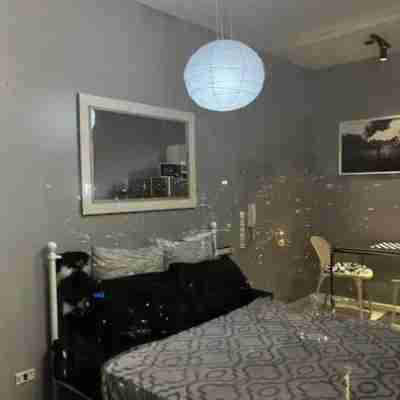 Makati - Sleeps 2 - Pool - Cinema - Gym - Garden Rooms