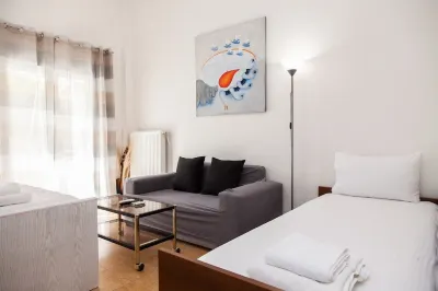 Cozy Apartment n Stavros Niarchos Park Hotel dekat Nea Smyrni Stadium