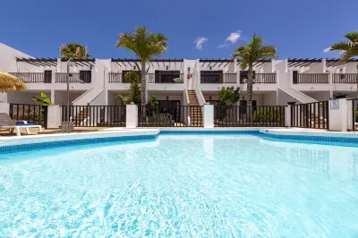 Apartamentos las Lilas Hotels near César Manrique Foundation