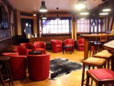 紅色莊園餐廳飯店 巴爾住宿飯店