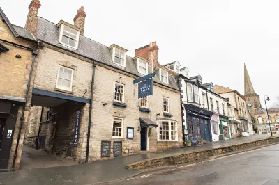 The White Swan Inn Hotels near Dalby Dry Stone wall maze