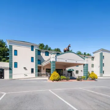 Rodeway Inn & Suites