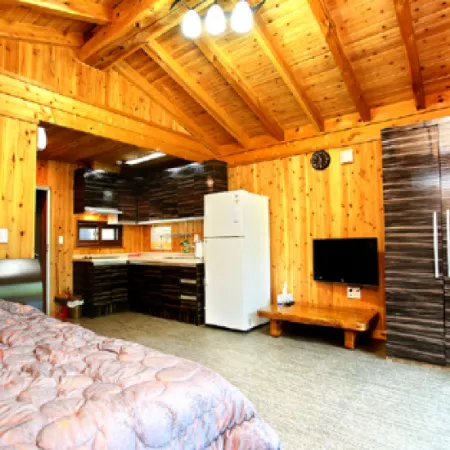 Namwon White Yeoul Pension