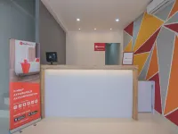 RedDoorz Apartment @ Sentul Tower