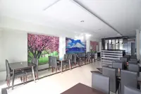 RedDoorz Near Amikom Yogyakarta Hotels in Ngemplak