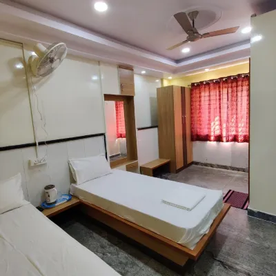 Hotel Sri Vaari Residency Hotels near Hosur Government Walkers Lane