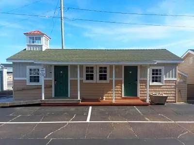 Sea Horse Inn and Cottages Hotels near Full Throttle Speedway