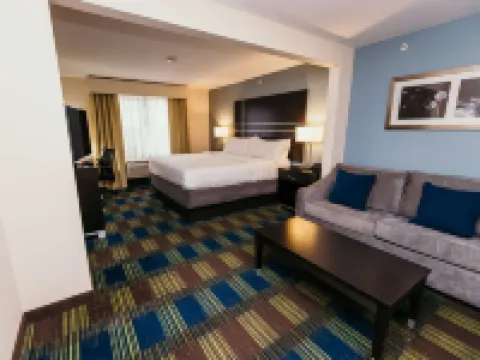 La Quinta Inn & Suites by Wyndham Ankeny IA / Des Moines IA 2402 SE Tones Dr., Ankeny, Io Hotels in Ankeny
