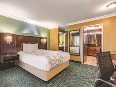 La Quinta Inn & Suites by Wyndham San Francisco Airport West Hotels near Millbrae Library