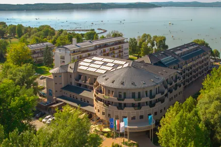 Hotel Wellamarin Отели в г. Siofoki