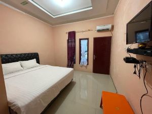 OYO 92464 Efniati Homestay Syariah