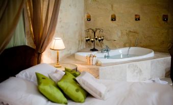 Chateau Latour Segur Suites & Spa