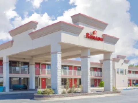 Ramada by Wyndham Edgewood Hotel & Conference Center Hoteles en Edgewood