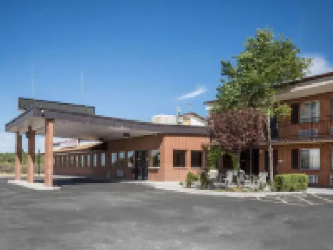 Econo Lodge Salina Scenic Route 89 & I-70 Hotels in Salina