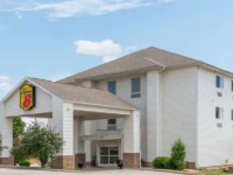 Super 8 by Wyndham Rolla ローラのホテル