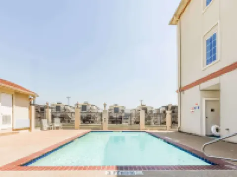 阿爾瓦拉多速8酒店 約翰遜縣酒店