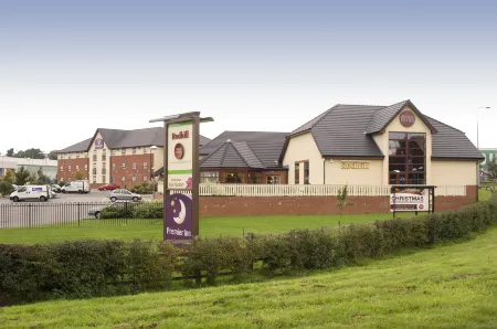 Premier Inn Stafford North (Spitfire) Отели в г. Стаффорд