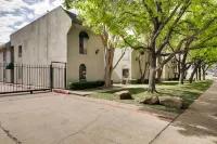 Dallas Condo with Pool Access - Walk to Knox Street!