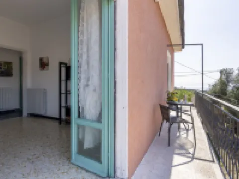 Carleadri Hotels in Civezza