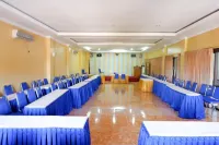 RedDoorz Plus Near Stadion Wijaya Kusuma Hotels in Central Cilacap