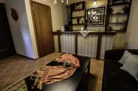 特里卡隆繆斯藝術套房旅館