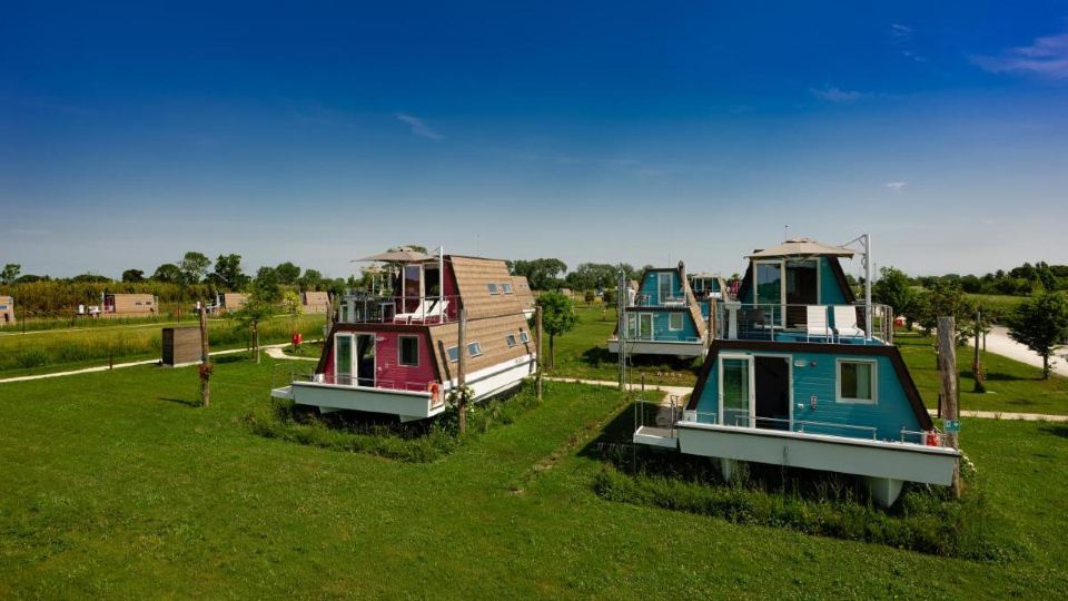 Unique Chalet Marina Azzurra Resort 2 Bedroom Sleeps 6 p