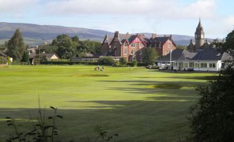 Glenesk Hotel