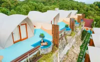 HeHa Ocean Glamping dan Cabin Hotel dekat Obelix Sea View