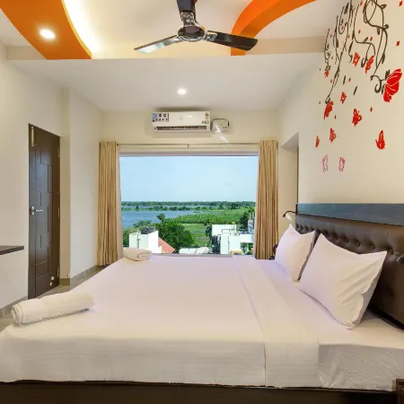 Crystal Lake Suites