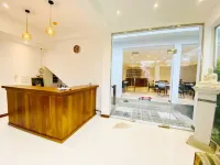 Bayfront Hotels in Weligama