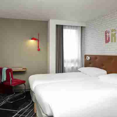 Ibis Styles Chartres Rooms