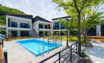 Seolly Resort Pension