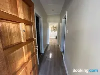 Charming 3 Bedroom Workers Accommodation Отели в г. Графтон